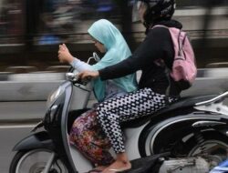 Arti Mimpi Membonceng Wanita Naik Motor Menurut Primbon